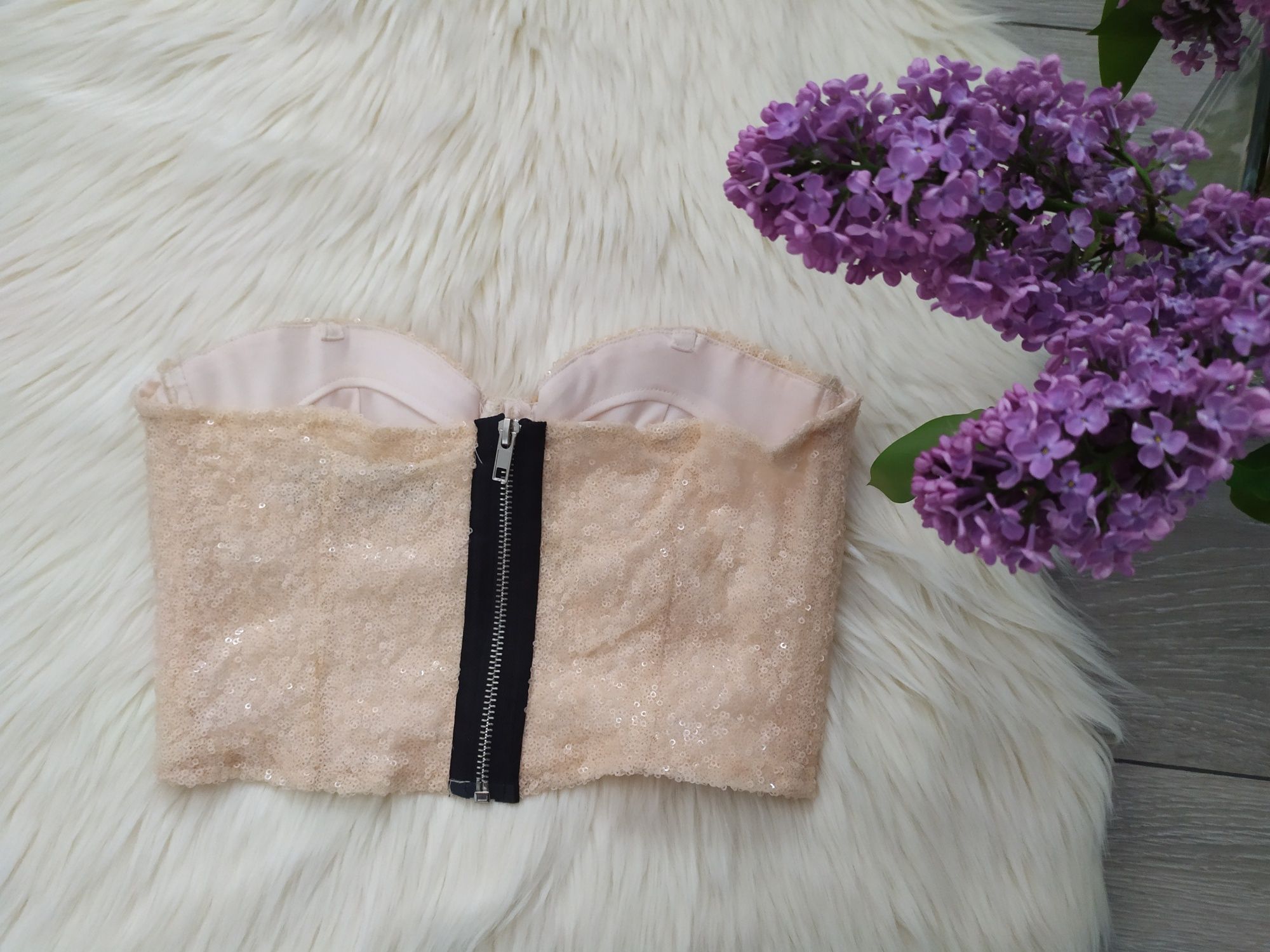 gorset Missguided morelowy beżowy bralet crop top cekiny biustonosz