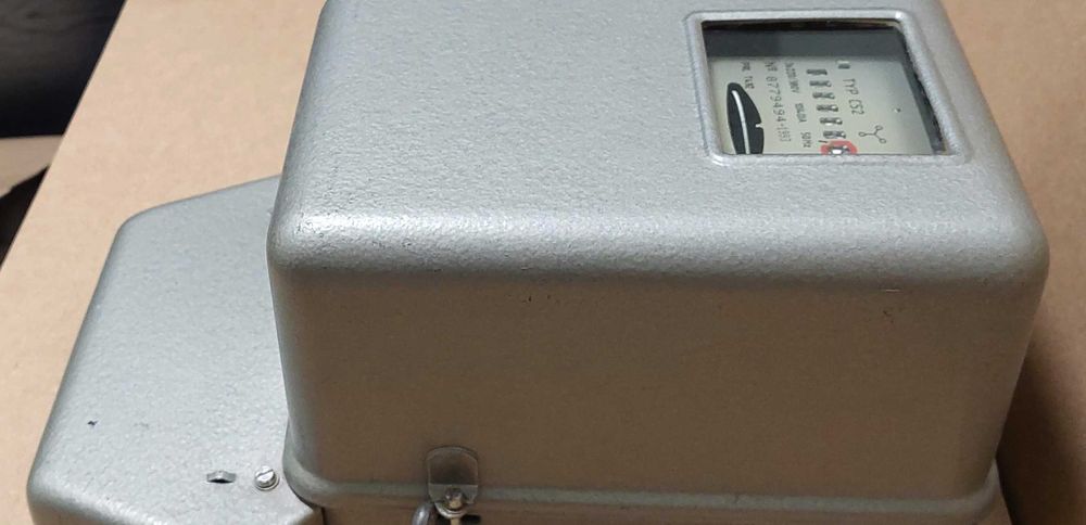 Licznik prądu stary