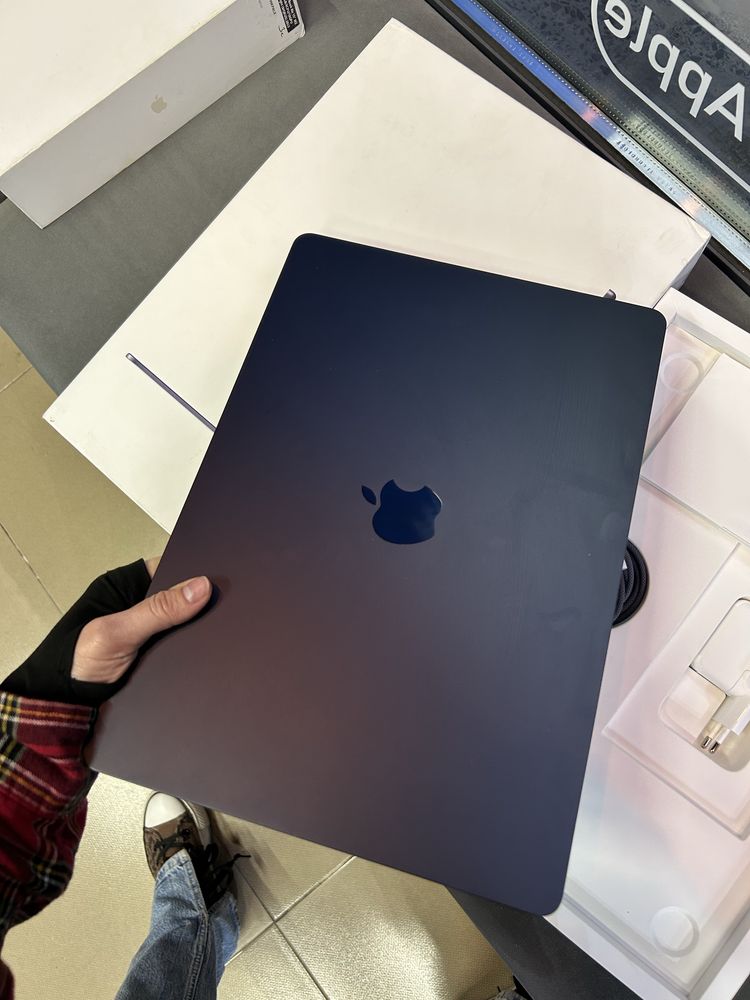 Apple MacBook Air 15" M2 8/512GB/8CPU/10GPU Midnight (MQKX3)