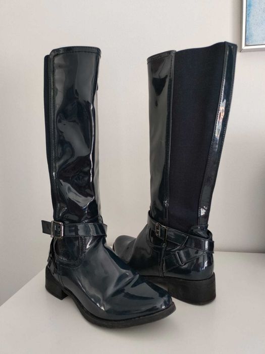 Par de botas, tamanho 37
