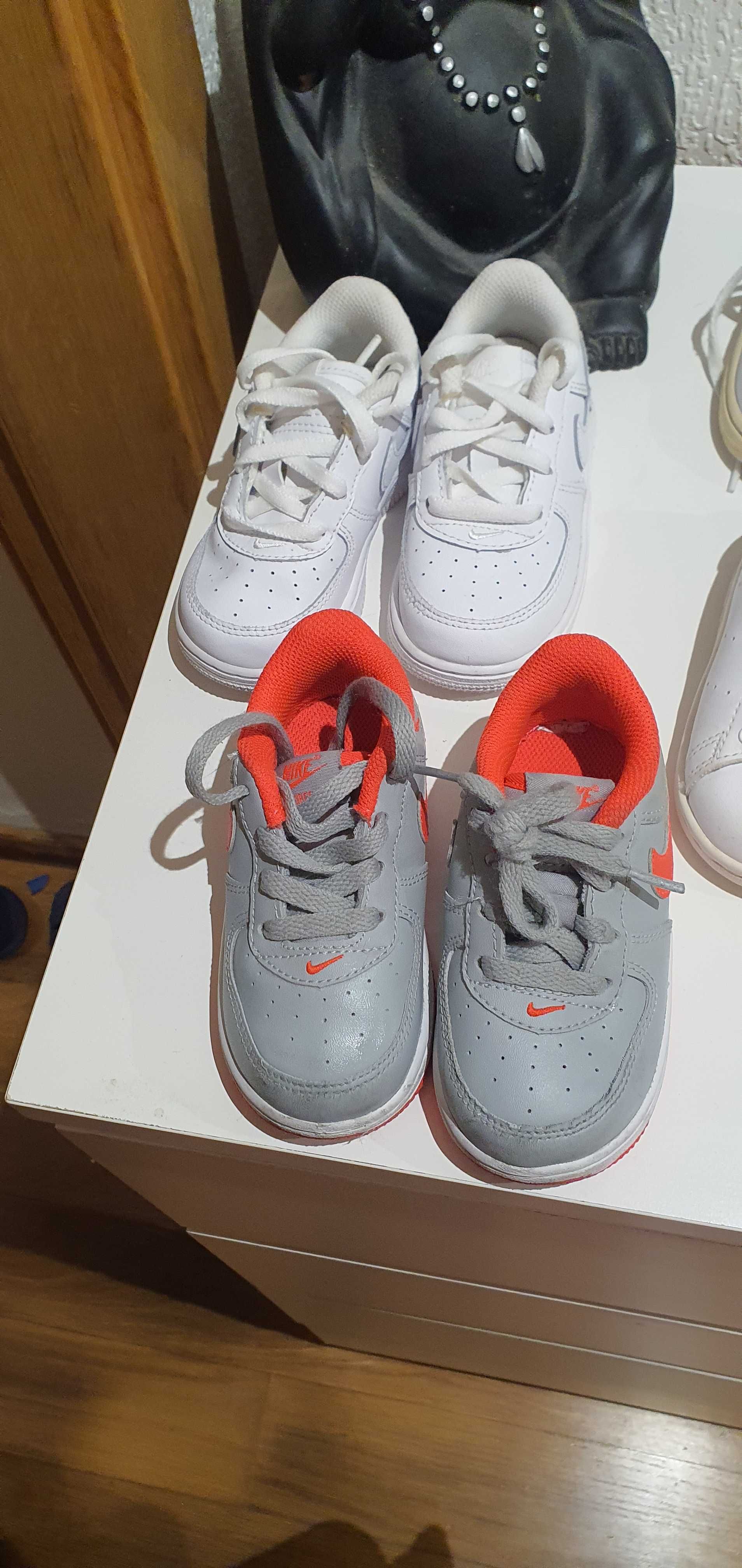 Adidas nike duck cada 25€a30€