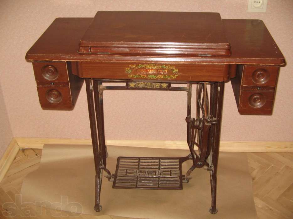 Китайская ножная швейная машинка "Стандарт"