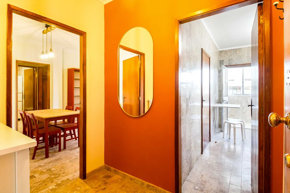 Espaçoso T1 em Baguim junto á estaçao do metro para arrendamento