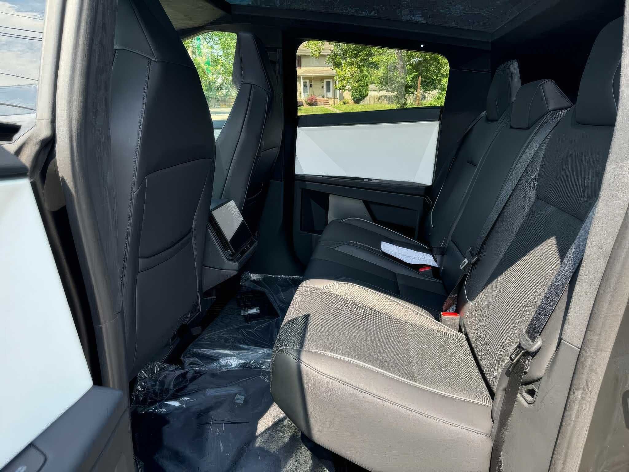 2024 Tesla Cybertruck Crew Cab