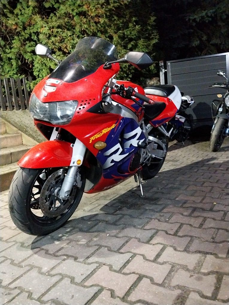 Honda CBR 900 rr fireblade 919 sc33 lift