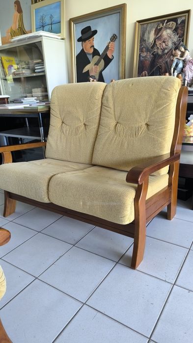 Sofá 2L em Madeira Maciça – Vintage