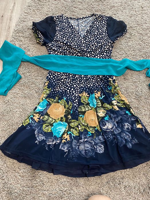 Сукні плаття р 42