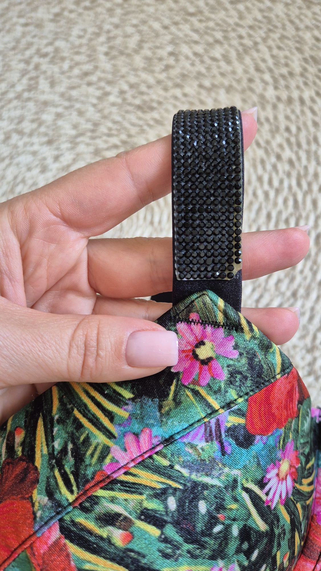Верх купальника Victoria's Secret  розм. 32 D ( 70 -75)