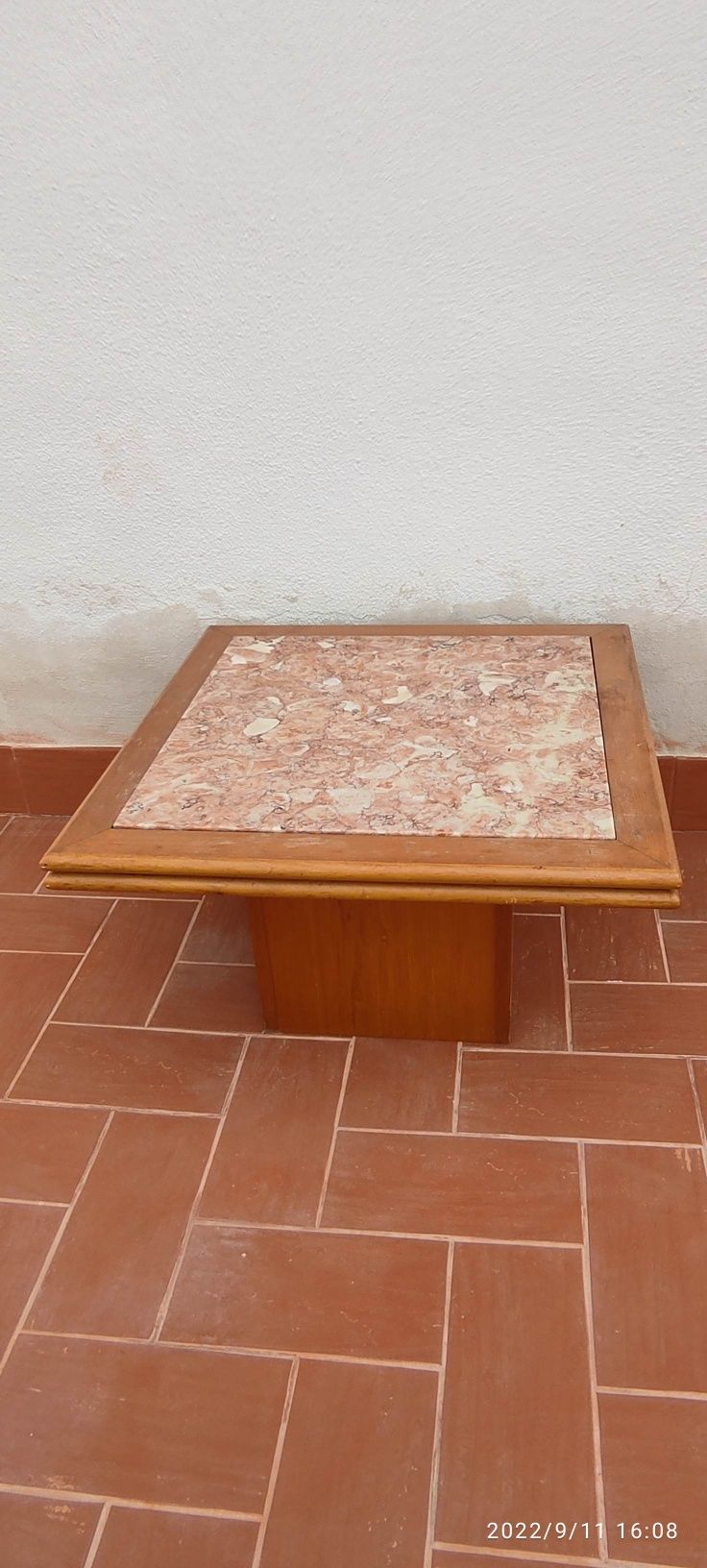 Mesa de apoio com mármore Olaio