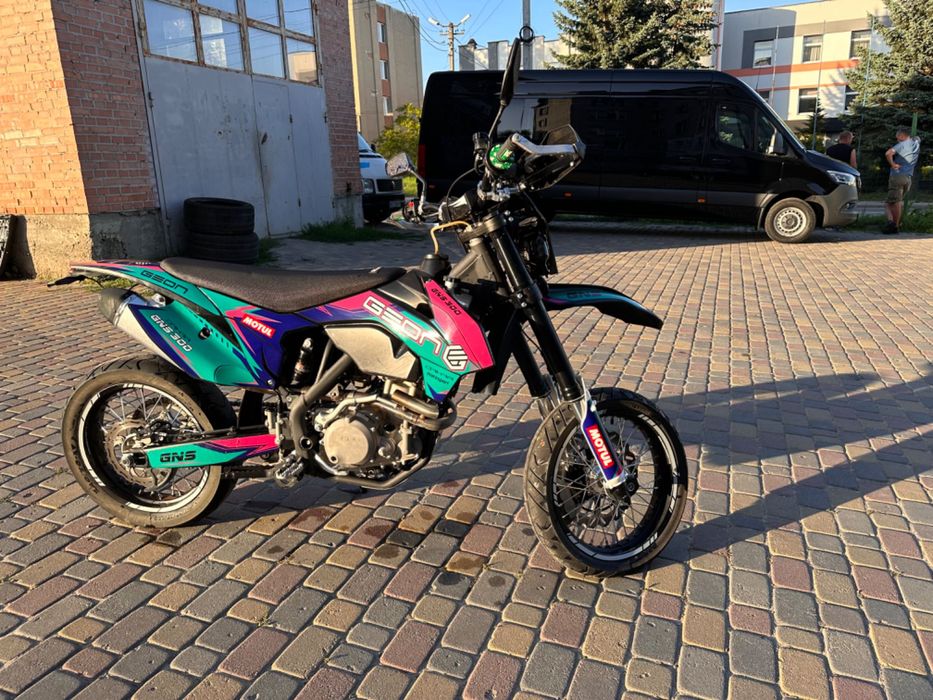 Geon Dakar GNS 300r