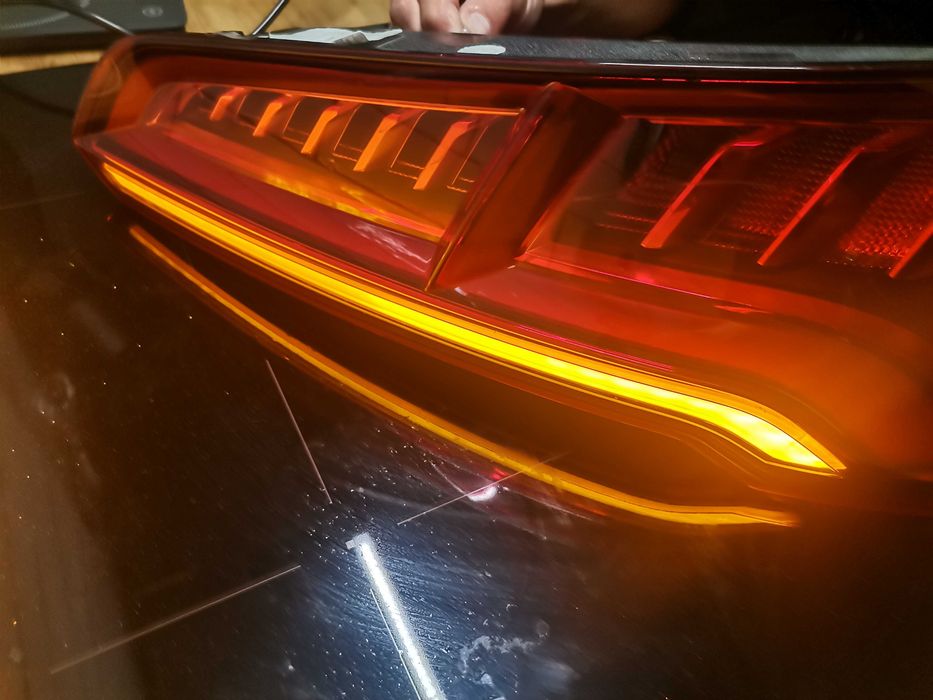 Lampa prawy Tył Q5 80A FY Matrix