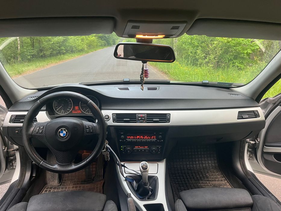 BMW e90 320d 2005 r.