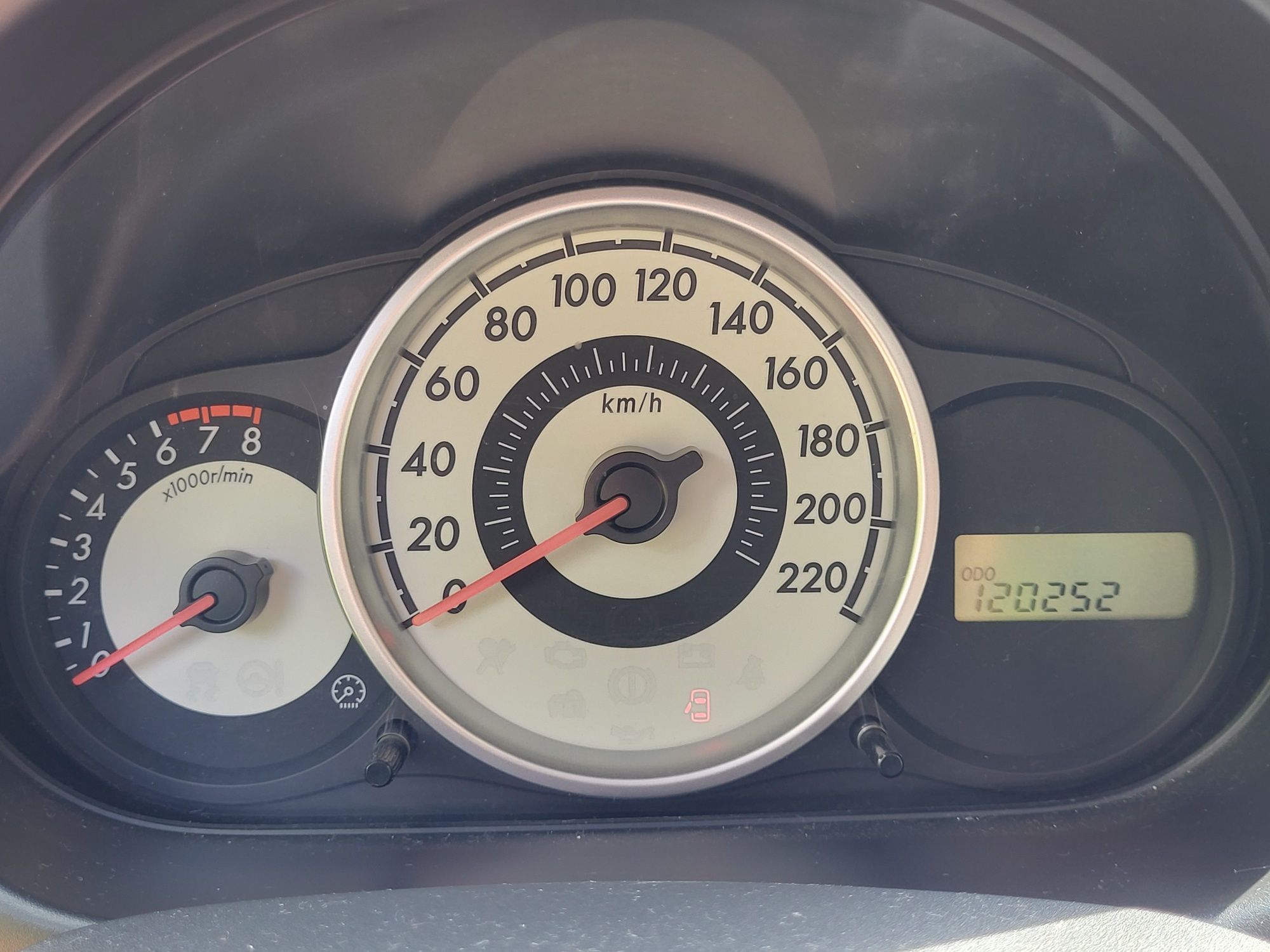 Mazda 2 Hatchback 2009,benzyna,nieuszkodzony,zadbany