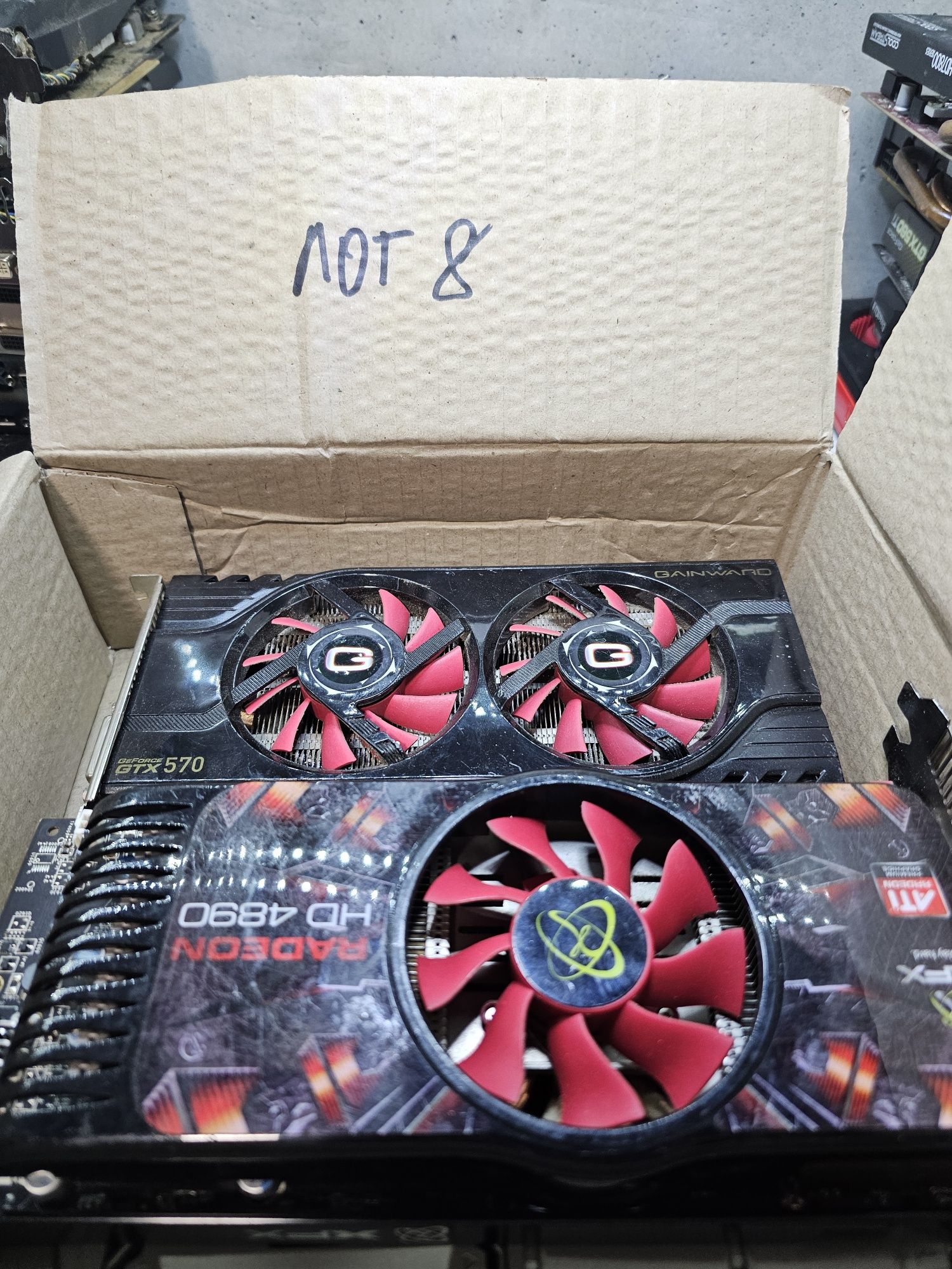 Лот 8 відеокарти Radeon Asus GTX 570 та інші