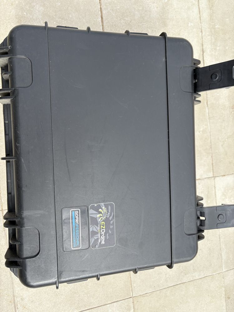 Drone Phantom com caixa