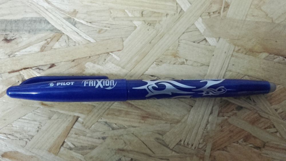 Długopis ścieralny pióro kulkowe z gumką Pilot NIEBIESKI Frixion 0,7mm