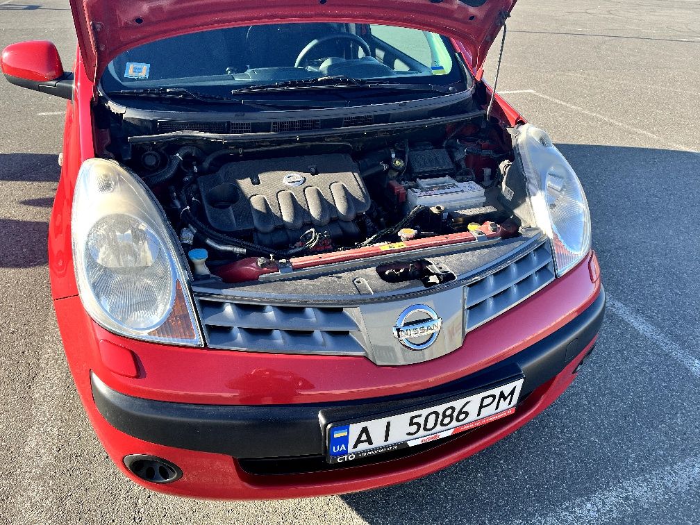 Nissan Note 1.6 автомат