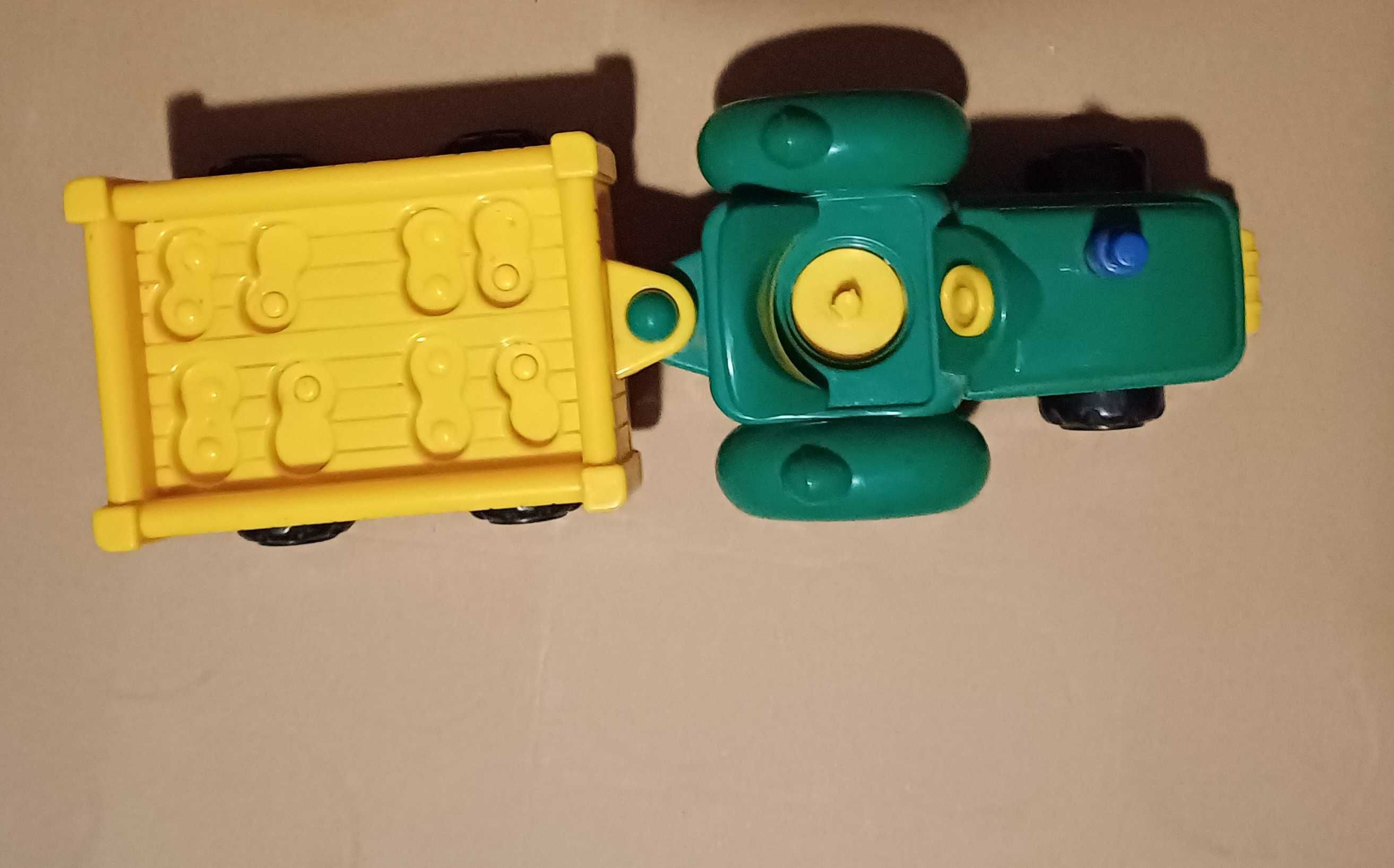 Zabawka traktor z przyczepą dla twojego dziecka