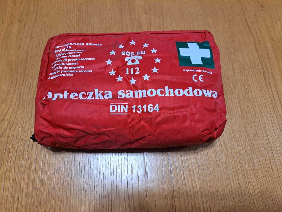 Apteczka samochodowa DIN 13164 - T - no i bezpiecznie w drogę :)
