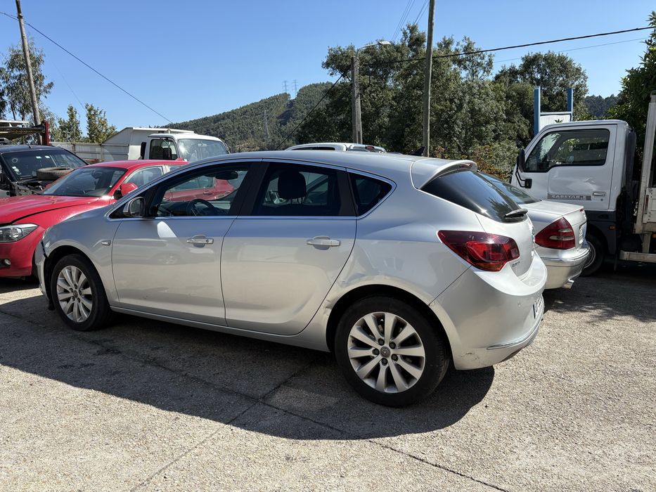 Opel Astra para peças