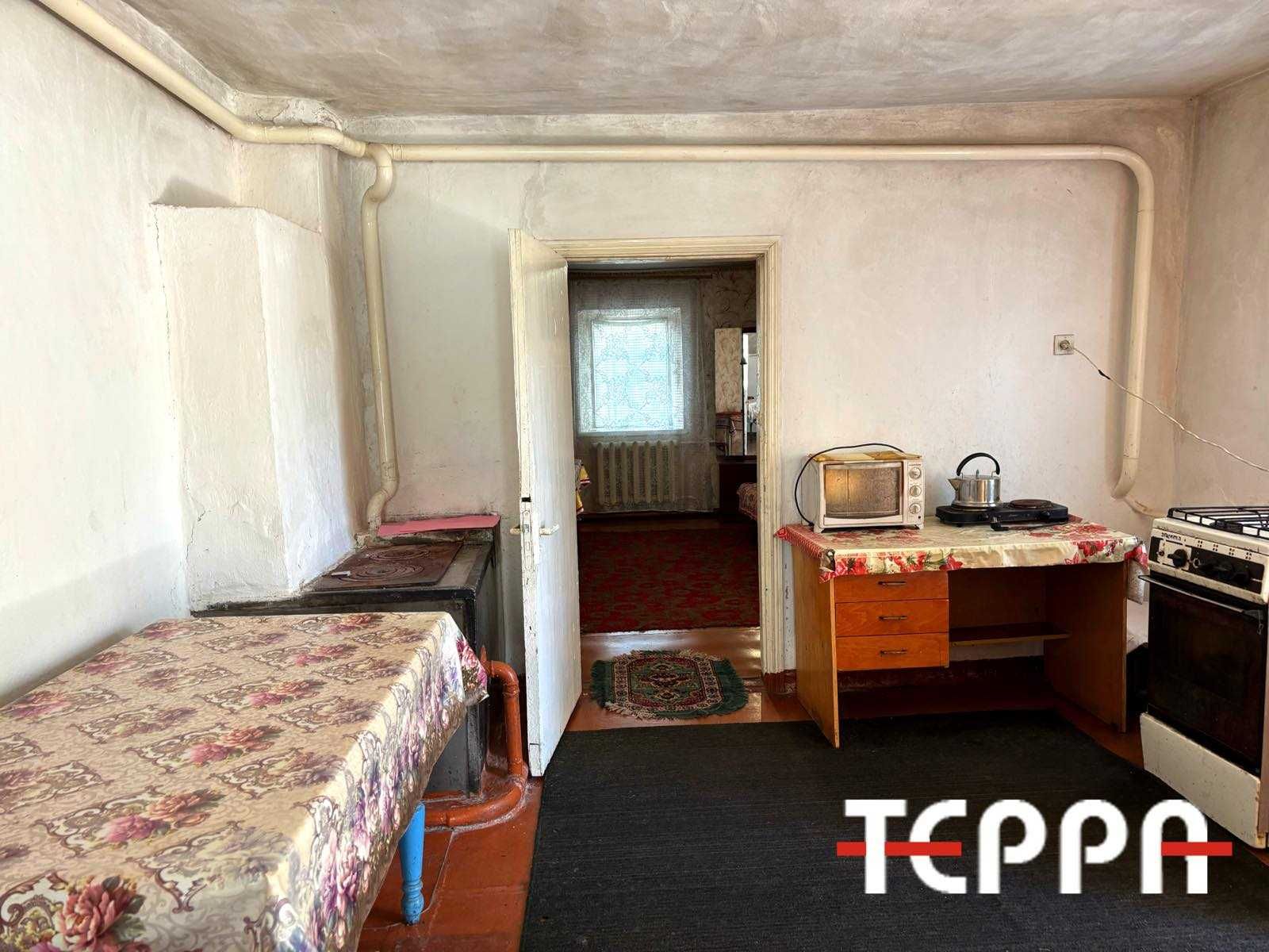 Продаж частини будинку з окремим двором, Тепличне