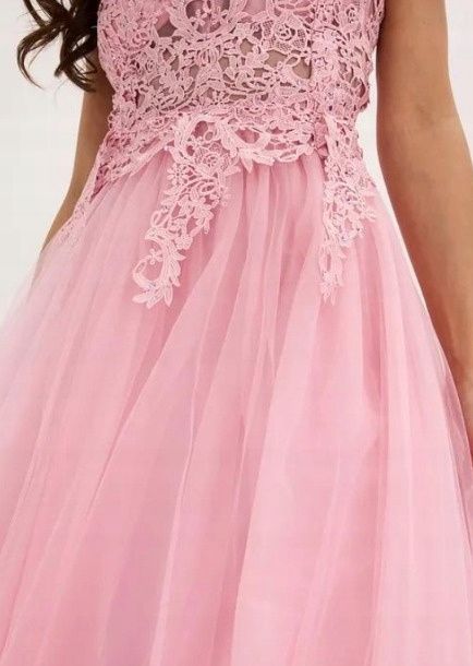 B.P.C długa sukienka różowa sznurowana tiulowa z koronką i z cyrkoniam