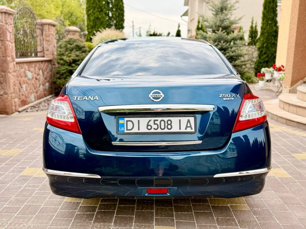 Продам автомобіль в чудовому стані Nissan Teana