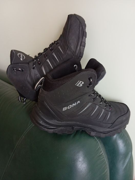 Кросівки Бона , відмінний стан,утеплені р.41, 27см