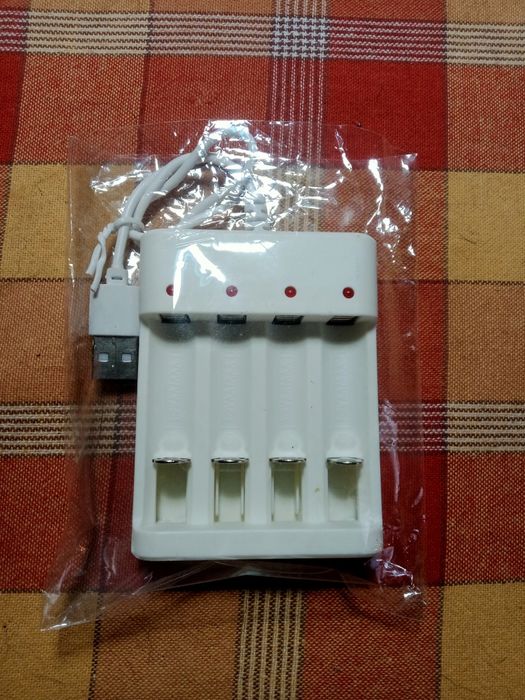 Зарядное устройство для ААА и АА батареек,а также для всех типов АКВ.