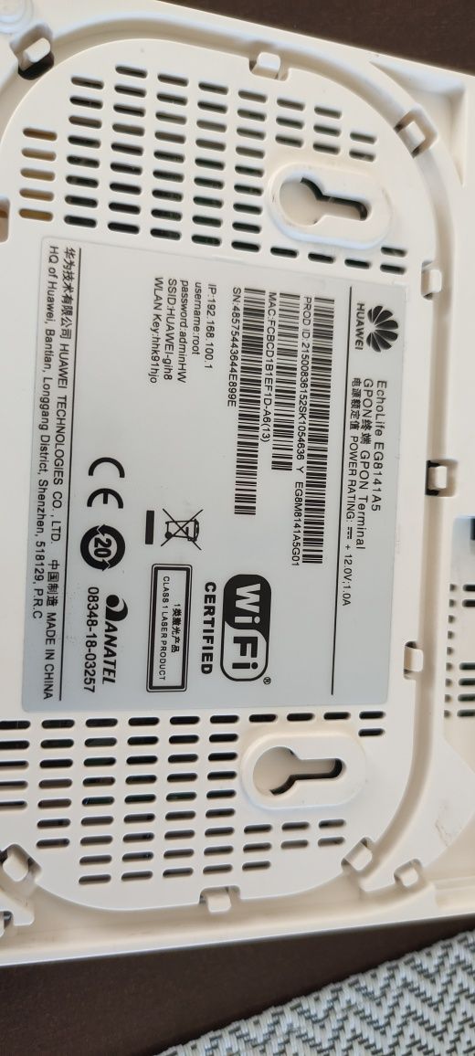 Router Huawei EchoLife EG8141A5.
- terminal kliencki (ONT / ONU)
- 1x