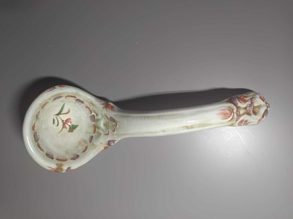 Terrina Antiga em Faiança – Decoração Floral e Relevos