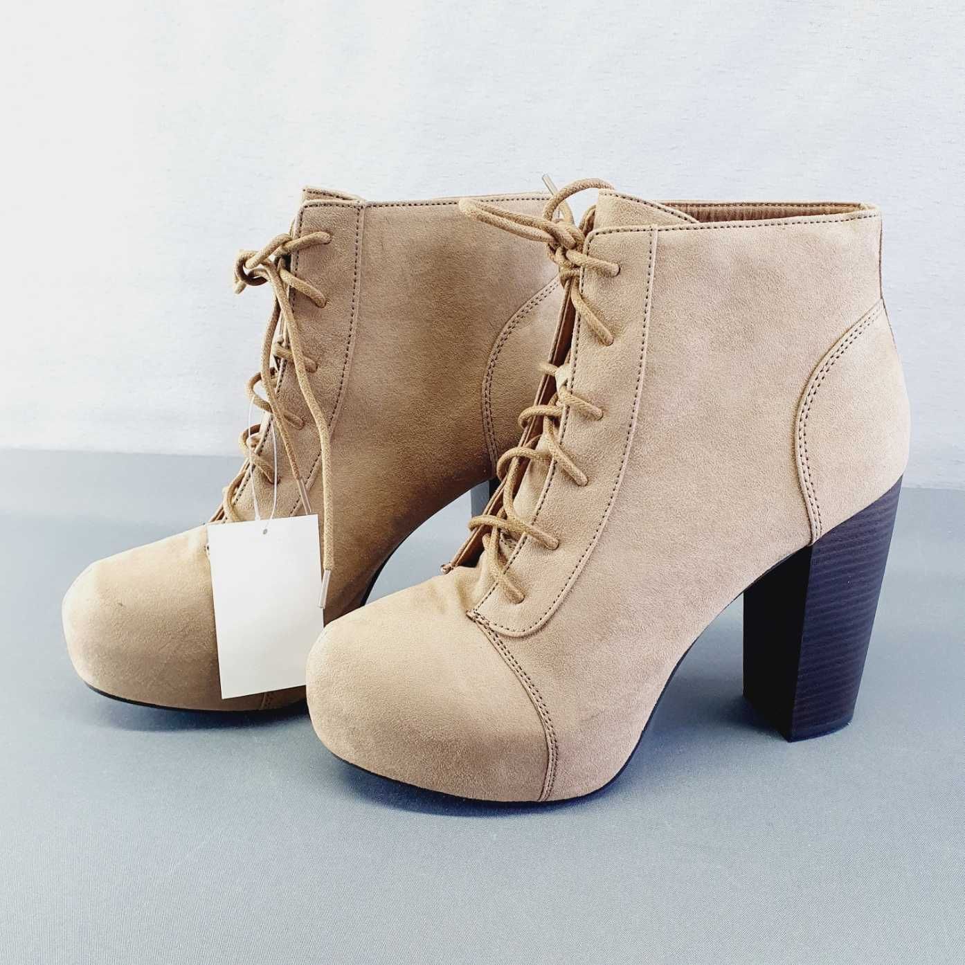 Beżowe buty na wysokim obcasie wiązane z przodu H&M rozmiar 40