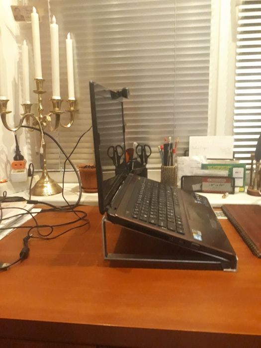 Подставка под ноутбук