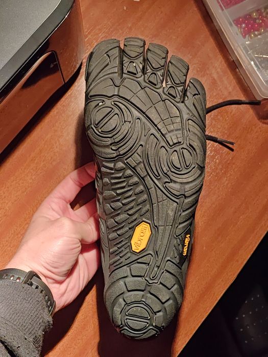 Vibram Five-finger (42)