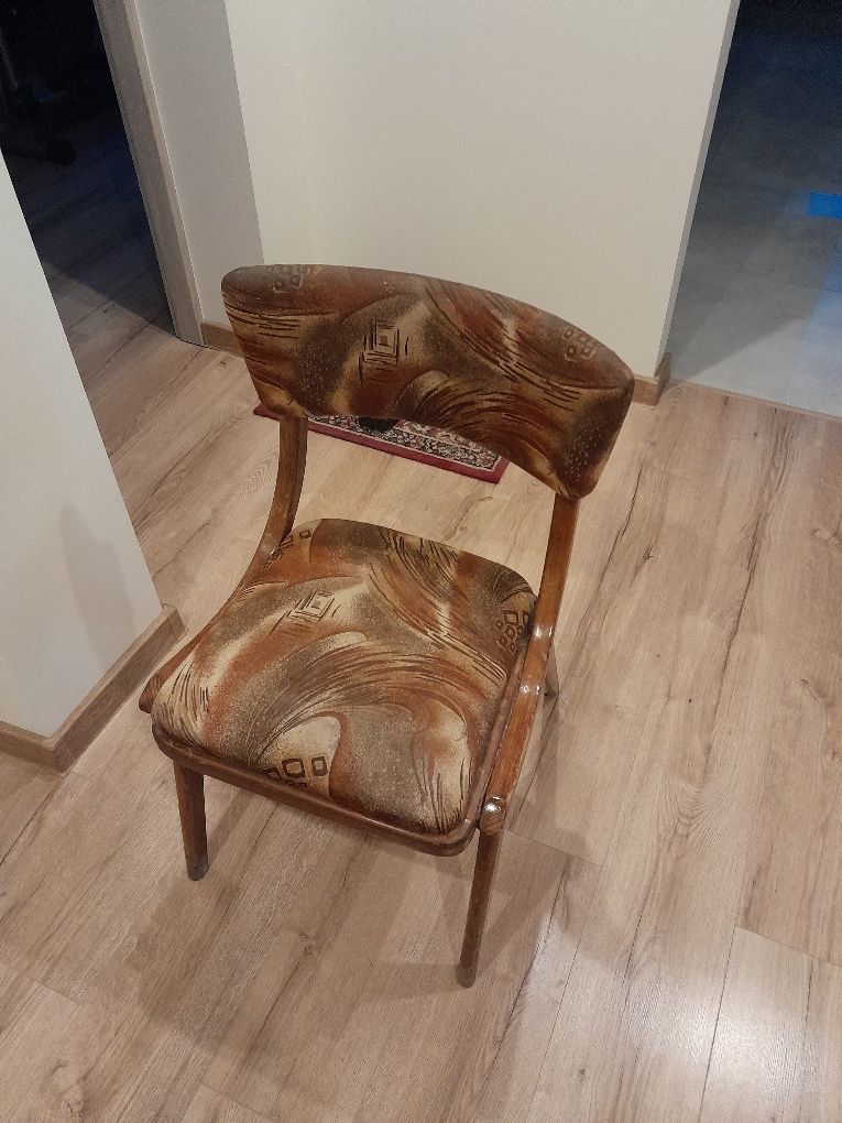 Sprzedam 4 krzesla
