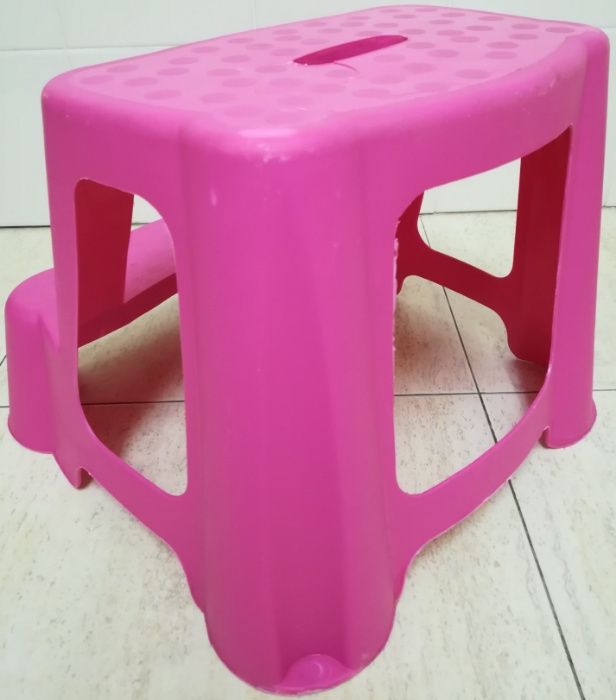 Banco com escadas para bébé ou criança