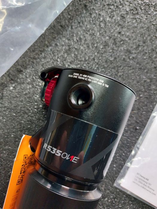 Nowy damper DT SWISS R535 ONE 165x40 Trunnion Remote 3P