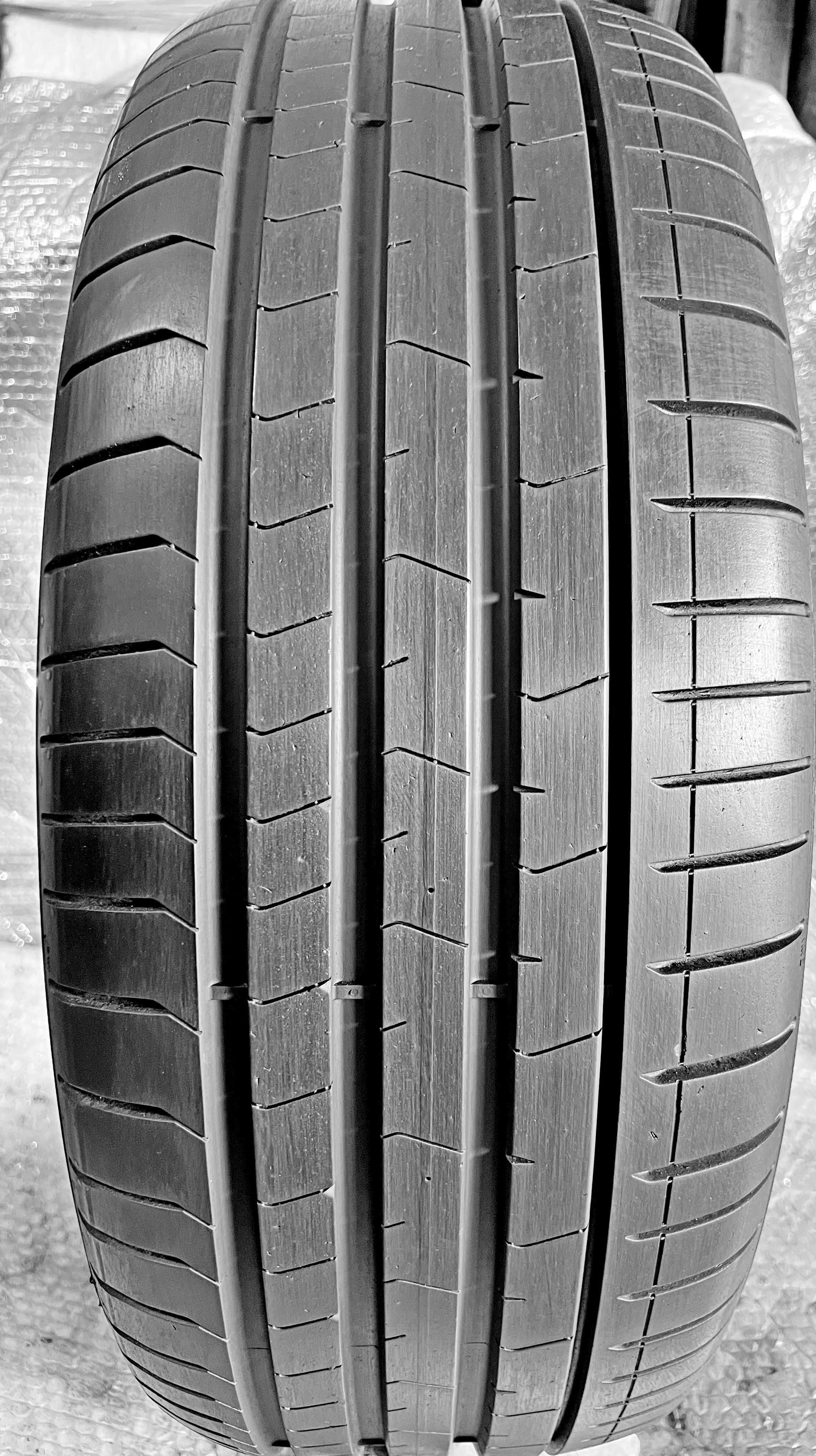 Шини Б/в 235.50.19 комплект Pirelli