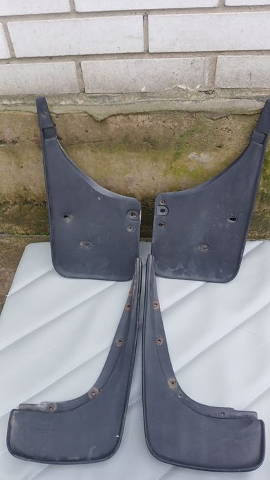 Бризговики ауді 100/А6 С4. Оригінал