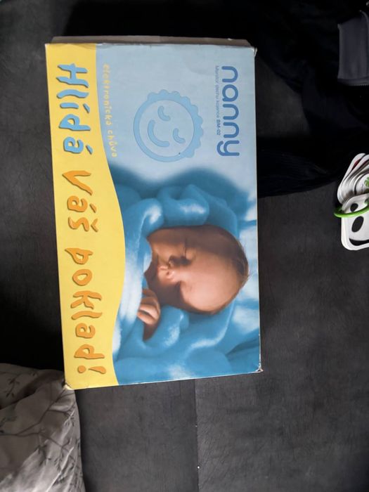 Монітор дихання та датчик серцебиття для новонароджених