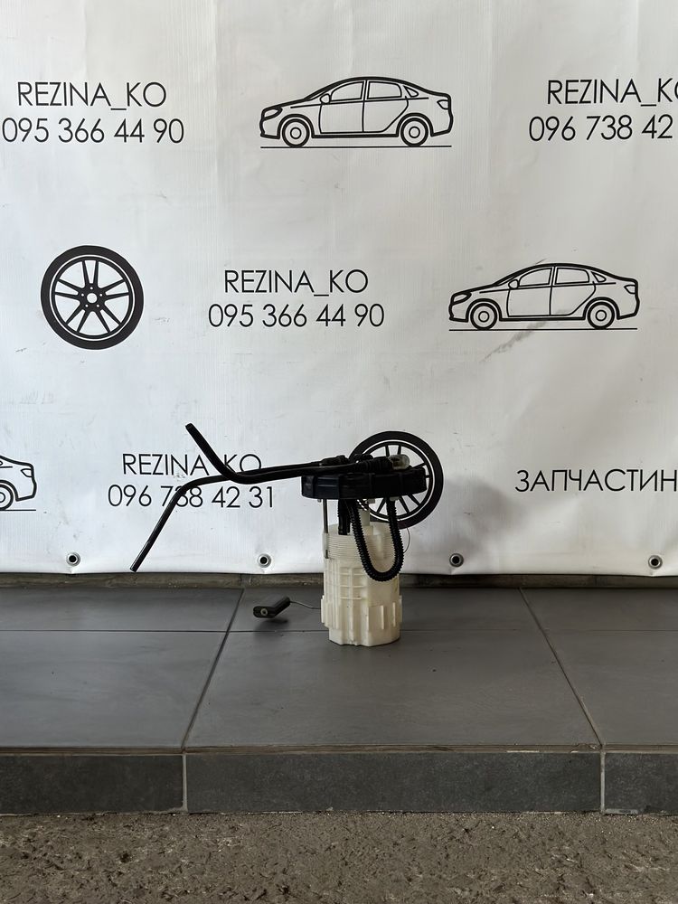 Колба в бак Renault Trafic,Opel Vivaro 2.0 DCI 2007-2014 р.