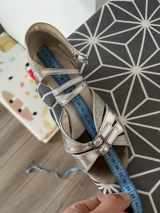 Туфлі для бальних танців