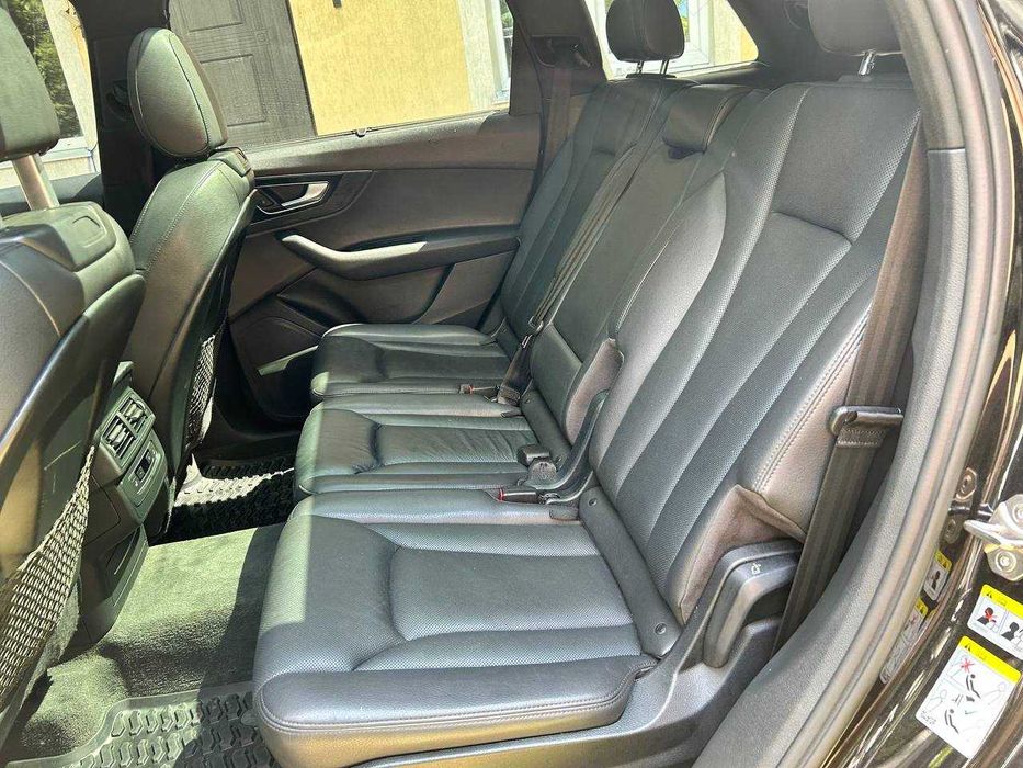 Audi q7 premium plus 2017 год 3.0 tfsi quattro камеры 360 7 мест