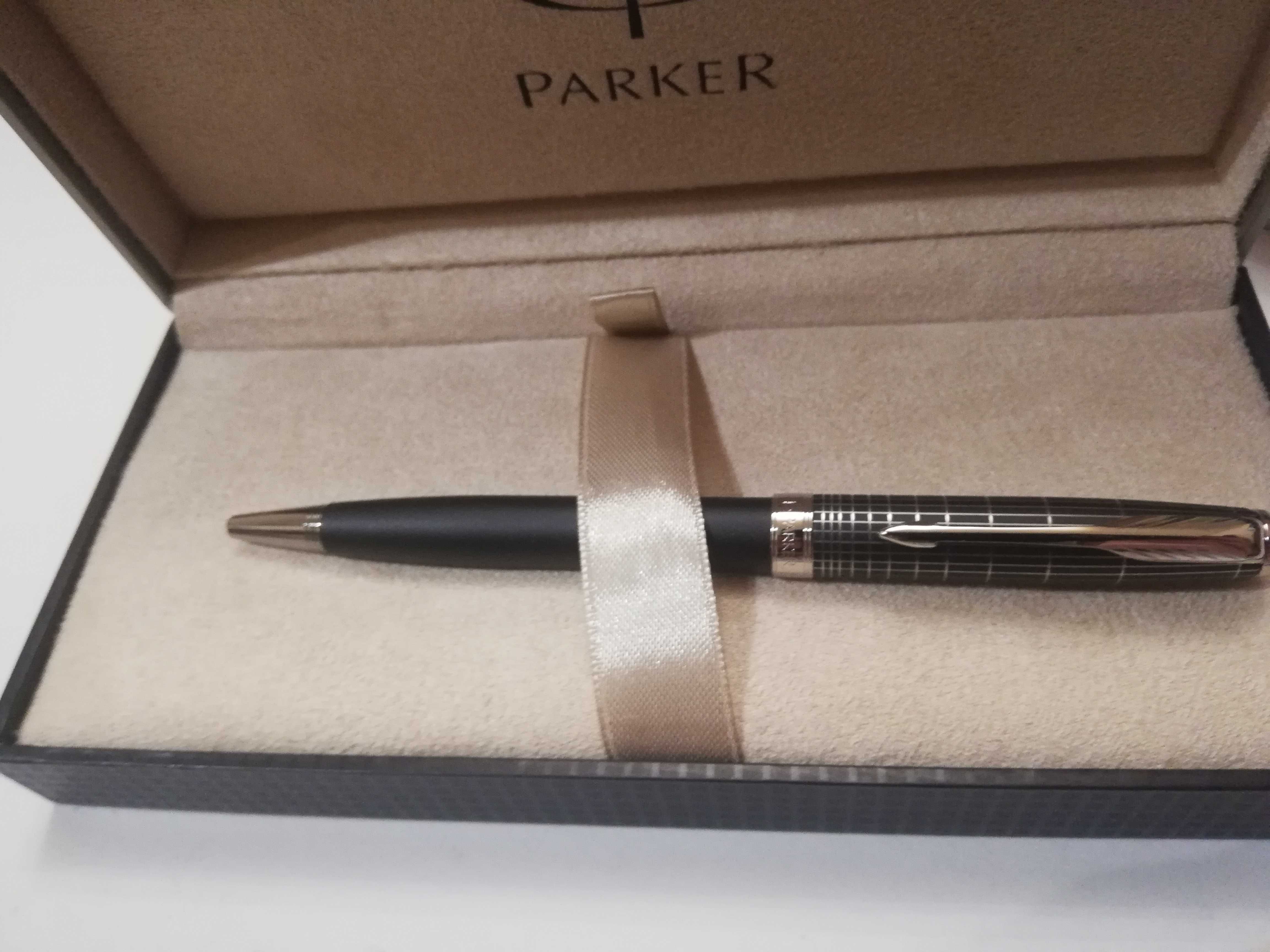 PARKER - Długopis Parker Sonnet EXC czarno-srebrny