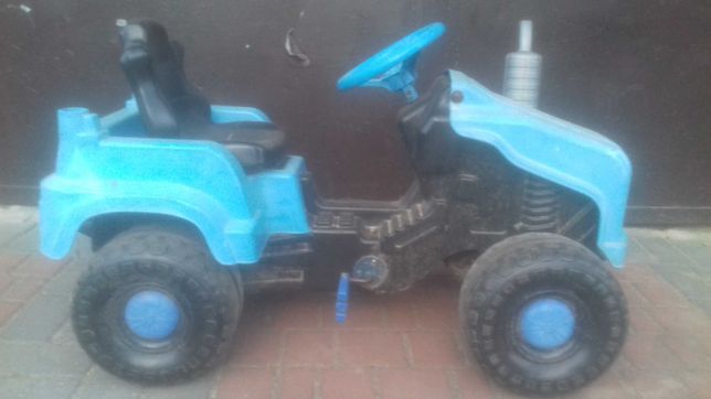 Traktor Mega na pedały