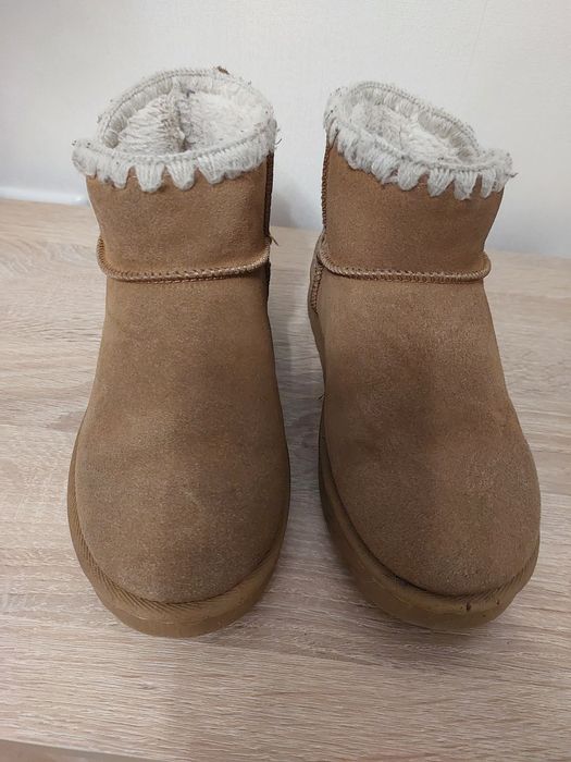 Зимові черевики для дівчинки Reserved 35р