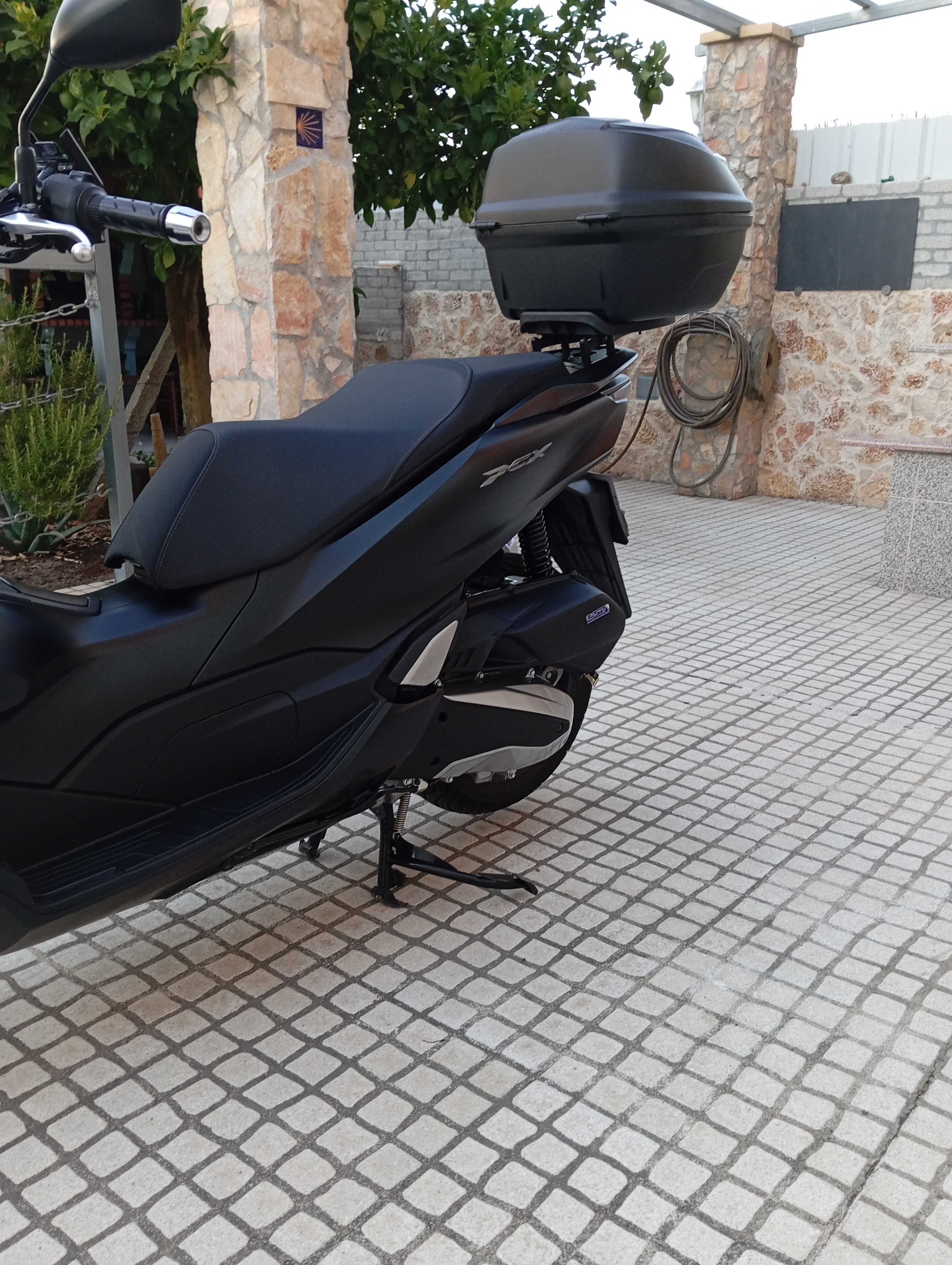 Moto PCX 125, 2023, nova em excelente estado