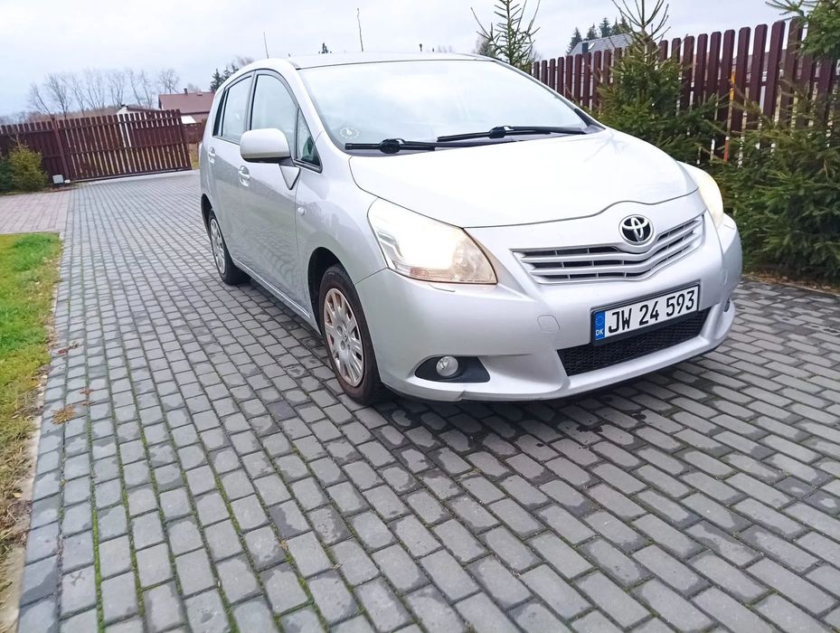 Toyota Verso Dobre auto