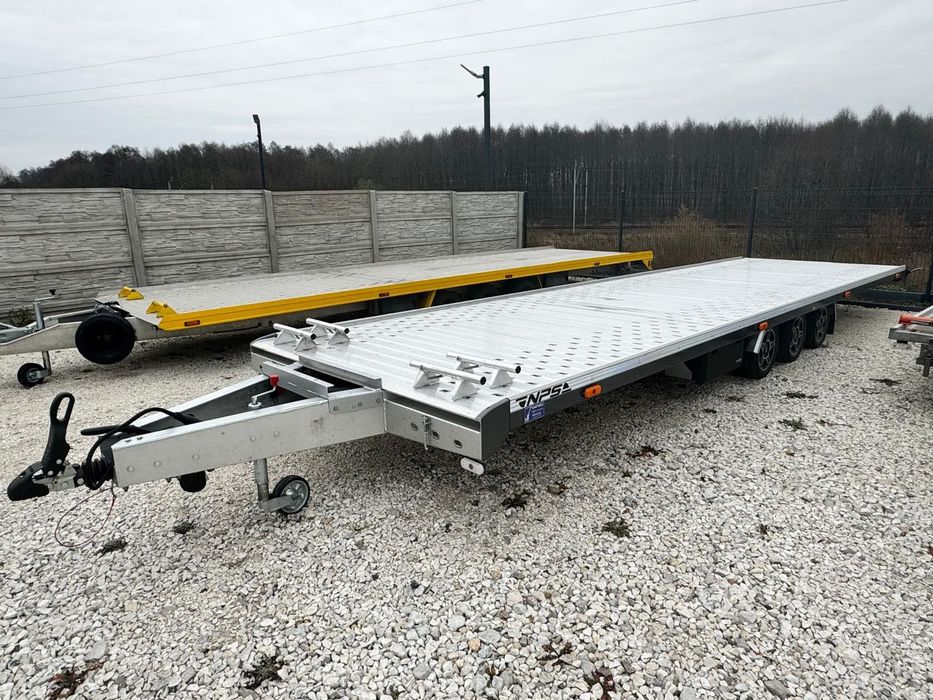 Wynajem busa dostawczy , 9 osobowy , przyczepa . Wypożyczalnia