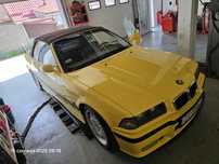 BMW 325i Cabrio Dakar Gelb